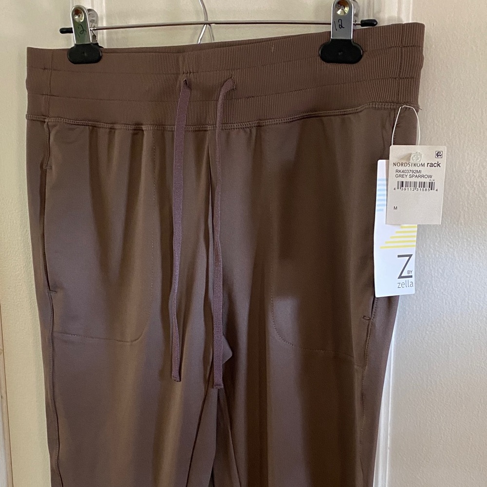 Zella Women’ Tan Jogger Pants size M